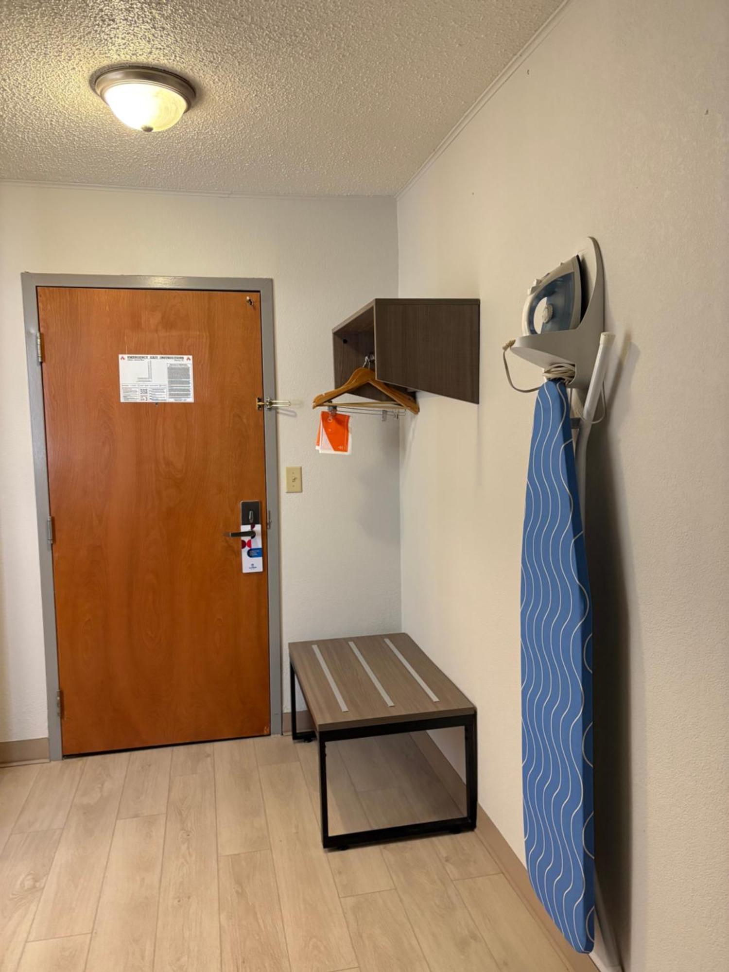 Clarion Inn & Suites And Convention Center Kearney Room photo
