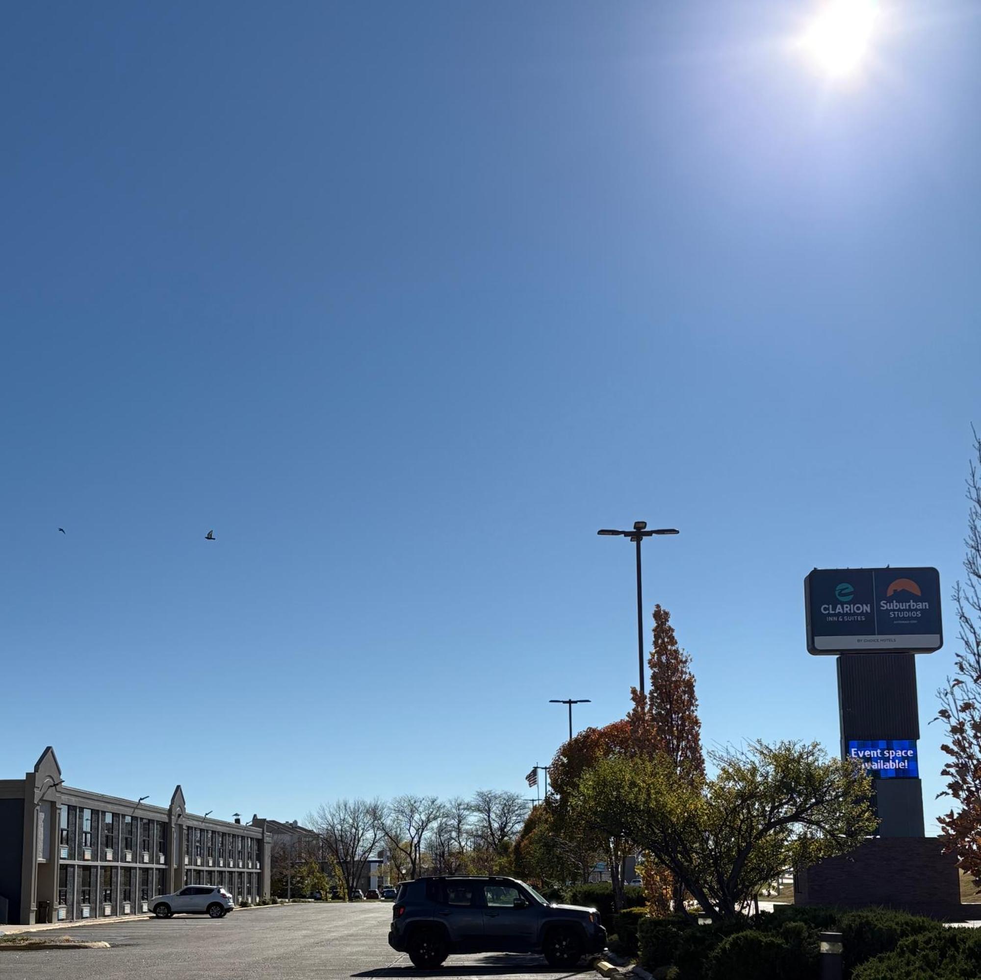 Clarion Inn & Suites And Convention Center Kearney Exterior photo